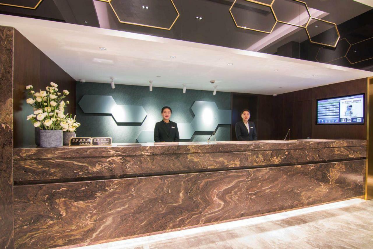 Yitel Premium Hotel Шанхай Екстериор снимка