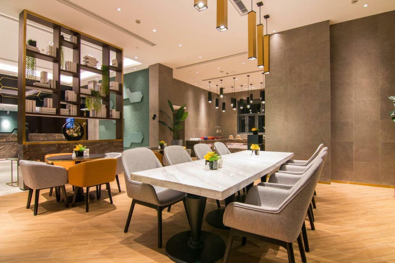 Yitel Premium Hotel Шанхай Екстериор снимка