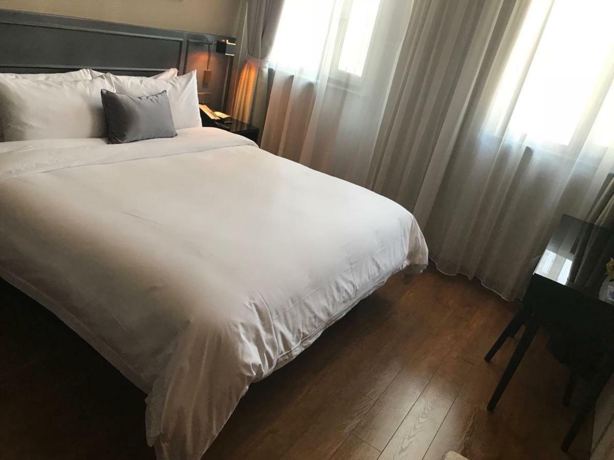 Yitel Premium Hotel Шанхай Екстериор снимка