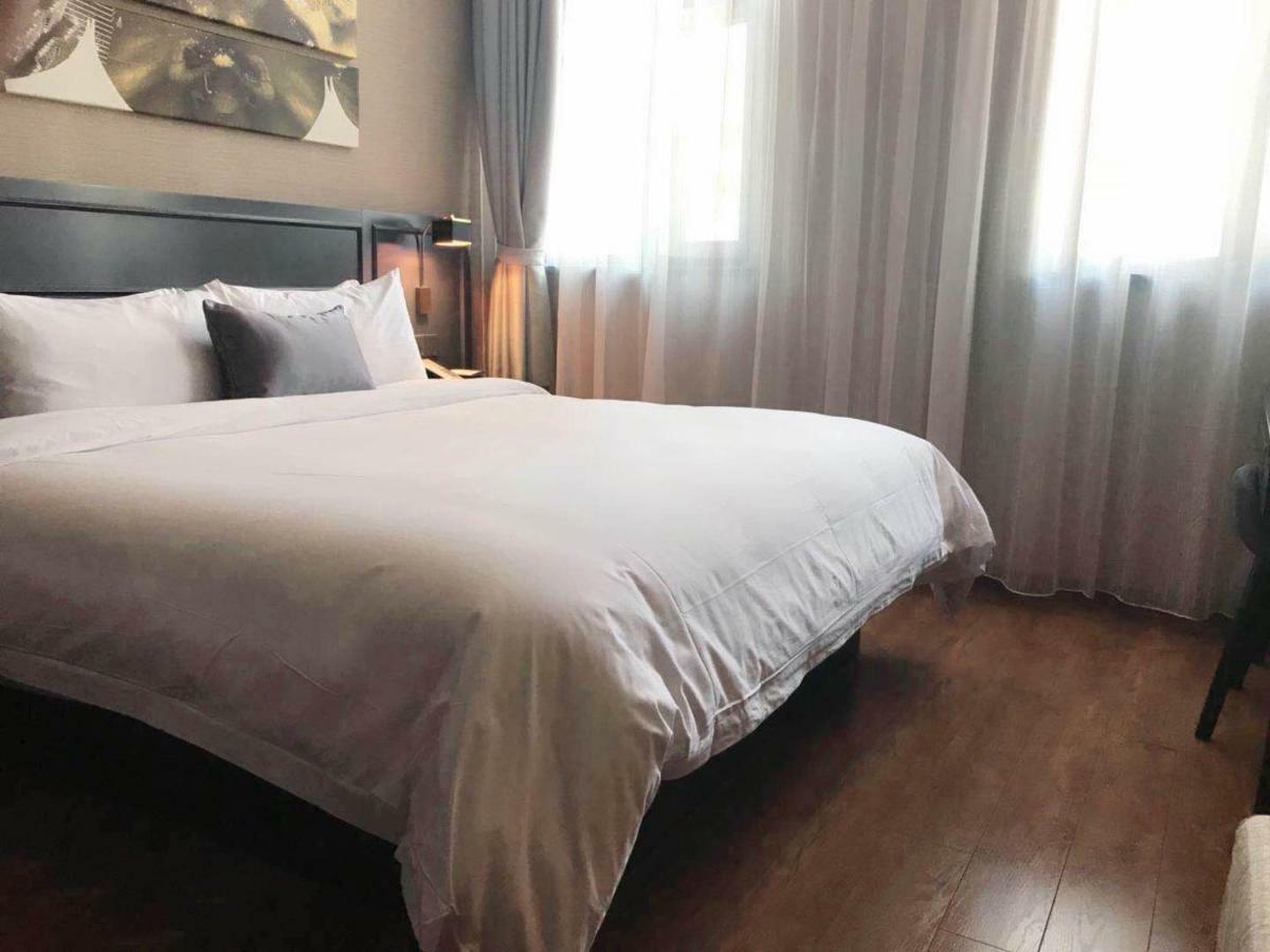 Yitel Premium Hotel Шанхай Екстериор снимка
